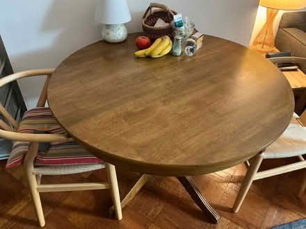 Photo of free Round Dining Table (Park Slope Brooklyn) #1