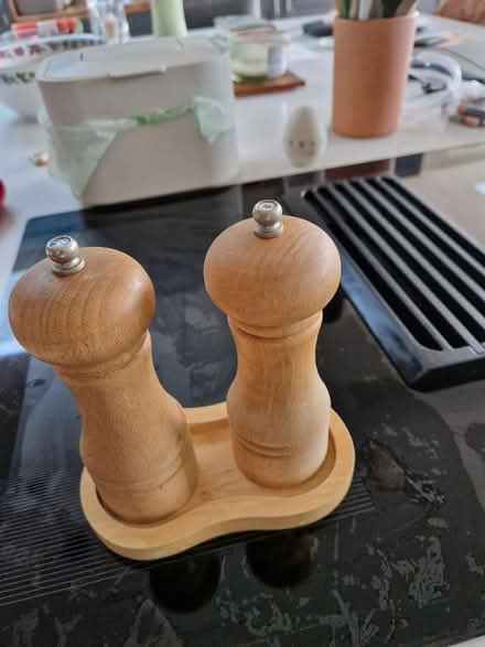 Photo of free Salt and Pepper mill set (Loughton IG10) #1