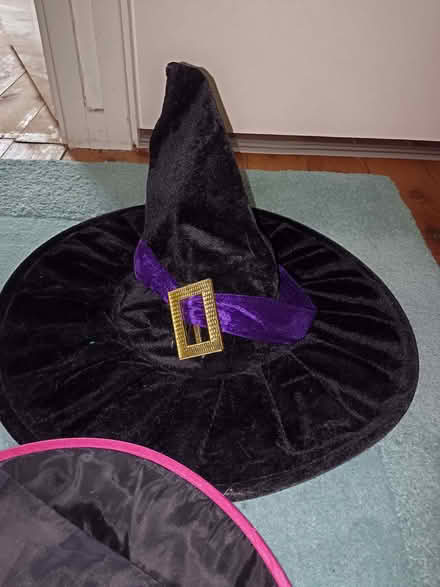 Photo of free 3 witches hats, various sizes (The Rock TF3) #2