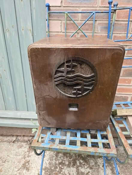 Photo of free Very old valve radio (Hutton le Hole YO62) #1