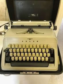 Photo of free manual typewriter (Blackgreen Wood AL2) #1