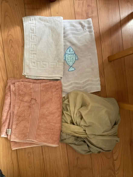 Photo of free Old bath mats, a towel, bedsheet (good for wet dogs?) (Ifton Heath SY11) #1