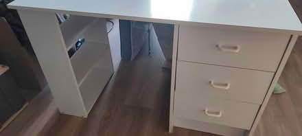 Photo of free White desk (Teddington TW11 0BX) #3