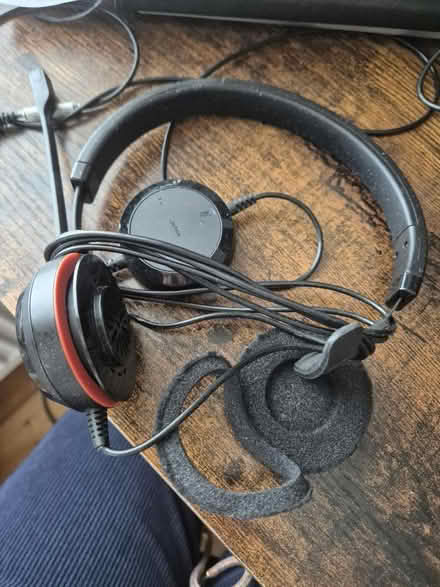 Photo of free Headset w (Cheadle heath SK3) #1