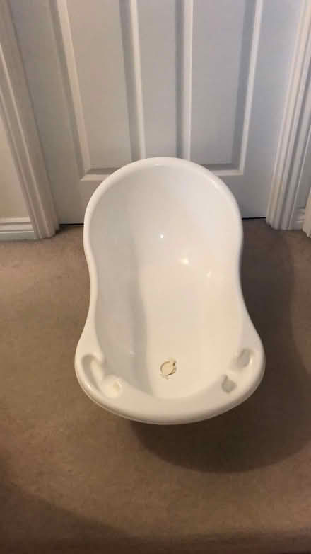 Photo of free Baby or dog bath (Greenmeadow, Swindon SN25) #1