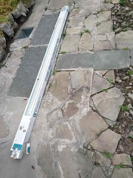 Photo of free florescent light complete (FY3 whitegate drive) #1