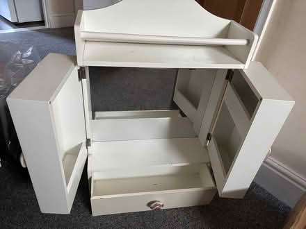 Photo of free Bathroom mirror and organiser (St Leonards on sea TN38) #2