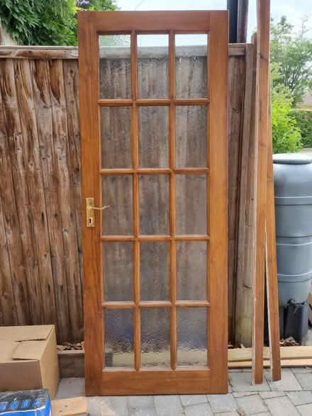 Photo of free Internal glazed 33 inch door vgc (Wallingford) #1