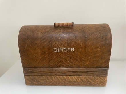 Photo of free Vintage Singer Sewing Machine (Farlington PO6) #2