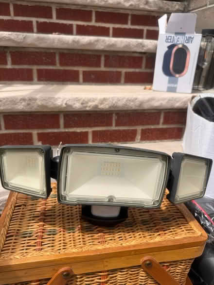 Photo of free Outdoor Electric sensor light (Brooklyn, East Flatbush 11203) #1