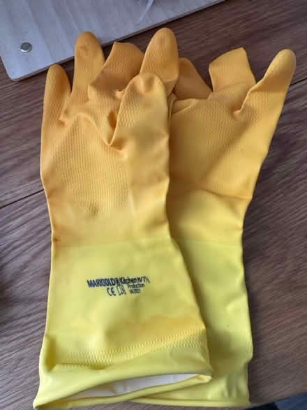 Photo of free Kitchen gloves (SW19) #1