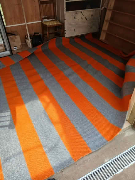 Photo of free Large rug (Thornton heath) #3