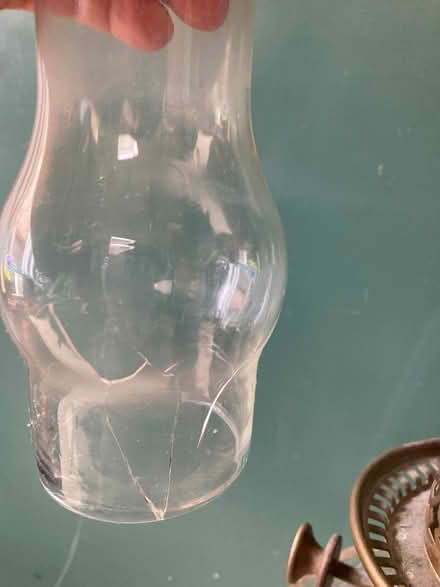 Photo of free Antique oil lamp - small broken bit in chimney (Blackford EH9) #2