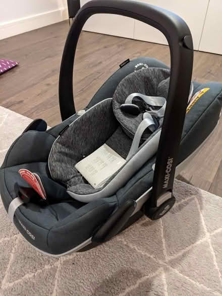 Photo of free Maxi cosi car seat and iso fix base (Cliffe woods, Rochester) #1