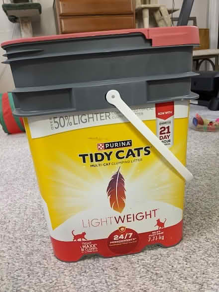 Photo of free Tidy Cats Clumping Litter (Inglewood area, Edmonton) #1