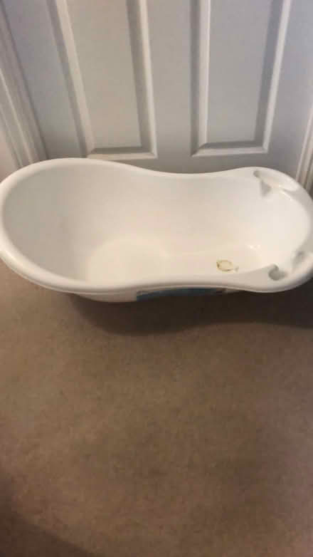 Photo of free Baby or dog bath (Greenmeadow, Swindon SN25) #2