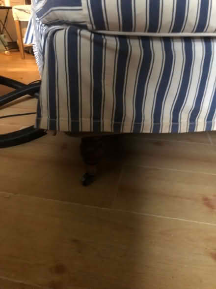 Photo of free Chas-lounge (Leigh kent) #2