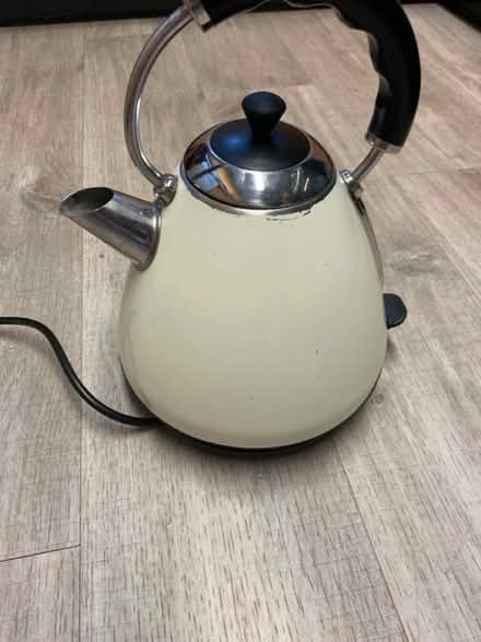 Photo of free Electric kettle (Ringwood BH24) #3