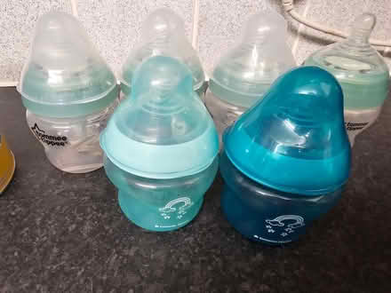 Photo of baby milk bottles (CT3 31Albans Road) #3