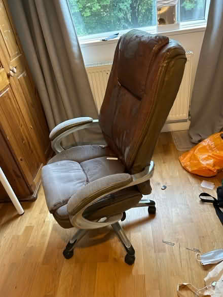 Photo of free Office chair (SW19 6QB) #1