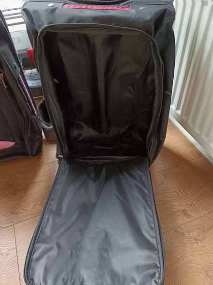 Photo of free small wheeled case (Newport TF10) #2