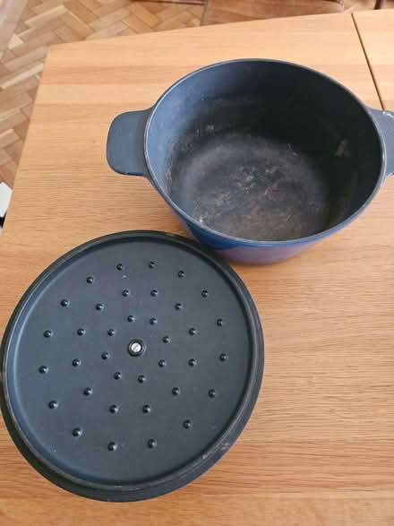 Photo of free Cast iron cooking pot 23cm diameter (St Stephens AL3) #1