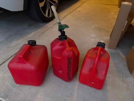 Photo of free Plastic gas cans (1130 Westfield Way, Mundelein) #1