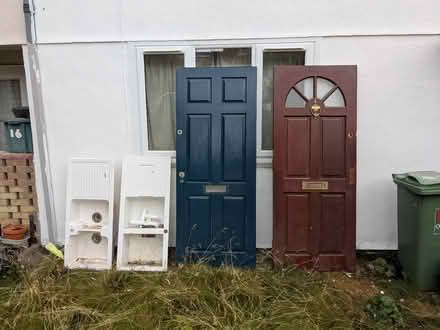 Photo of free Doors and sinks (Headington OX3) #1