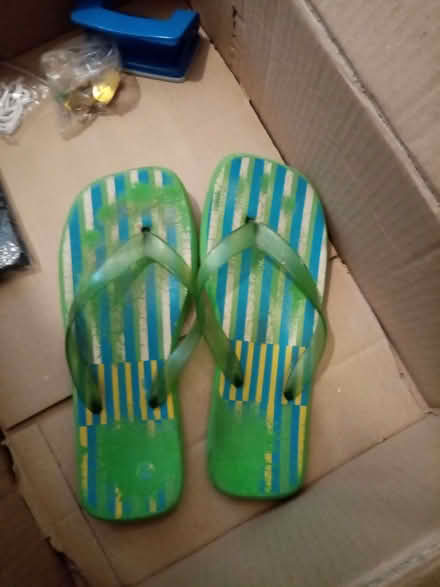 Photo of free Pencil case hotpot slippers cereal container, gift bag (Yardley B9) #3