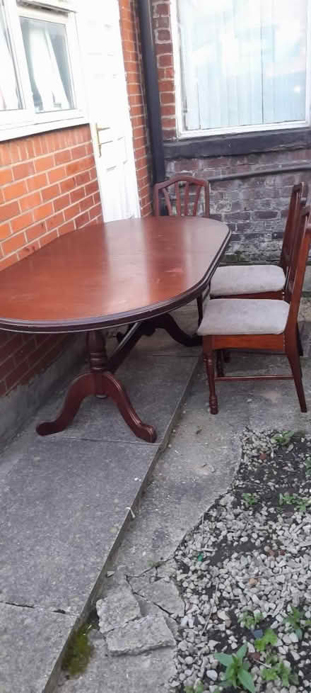 Photo of free Extendable dinning table (OL8) #4