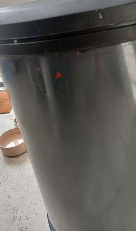 Photo of free Large kitchen bin (Harrogate HG2) #3