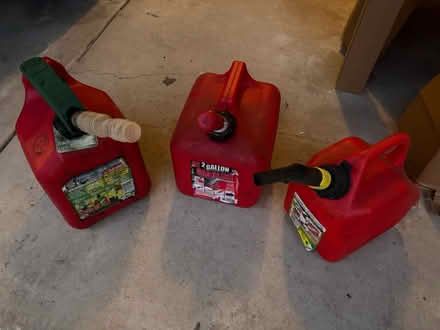 Photo of free Plastic gas cans (1130 Westfield Way, Mundelein) #2