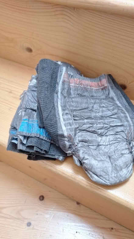 Photo of free 3 pull ups (crouch end, N8) #1