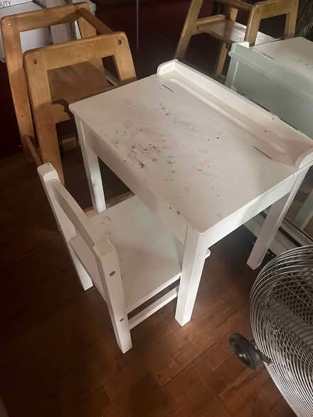 Photo of free toddler desk (boerum hill) #1