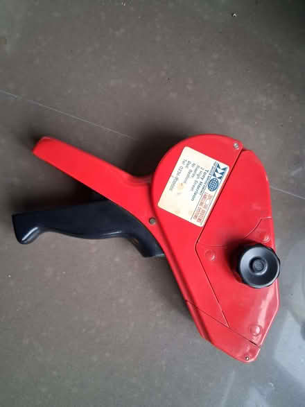Photo of free Labelling Gun and Labels (HA8) #1