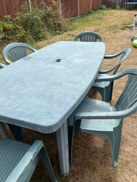 Photo of free Outdoor table and chairs (Rg61eh) #3