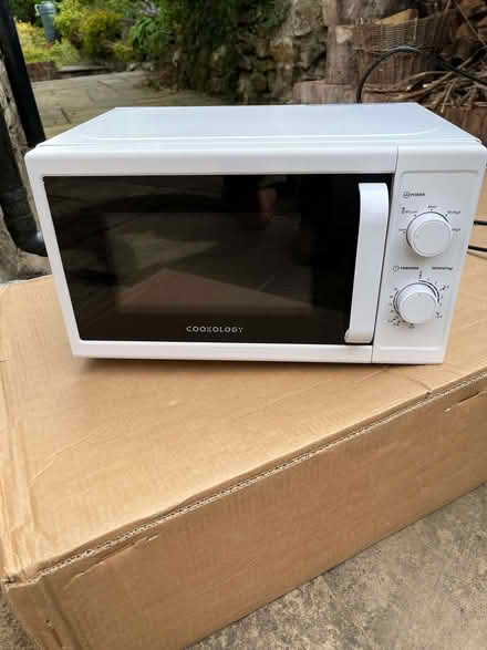 Photo of free Microwave oven (Rhydycroesau SY10) #1