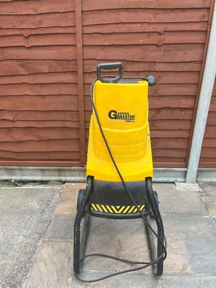 Photo of free branch shreeder (Lower Earley RG6) #1