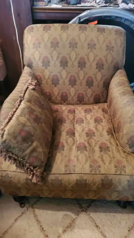 Photo of free Silk Chair/ LAST CHANCE (Mt.Pleasant and Eglinton area) #3