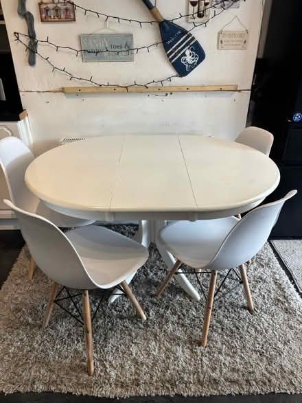 Photo of free White Dining table and 4 chairs (Cheadle Hulme SK8) #1