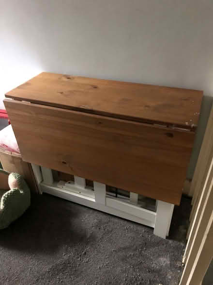 Photo of free Fold out table and 4 fold out chairs (Canonbury N1) #1