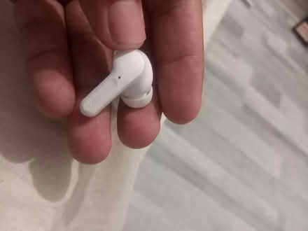 Photo of free Earphone (Crawley RH110) #4