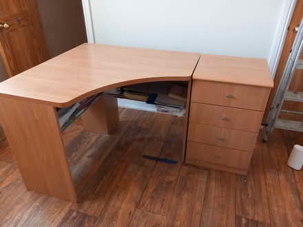 Photo of free Corner desk (Blunham) #1