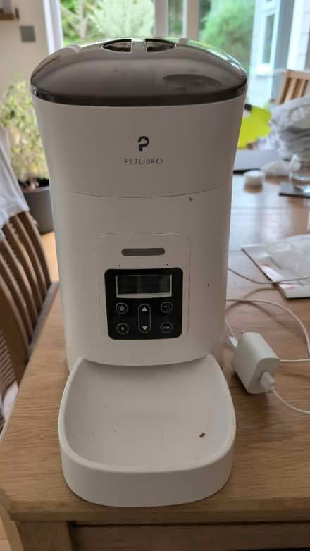 Photo of free Automatic cat feeder (Bishop's Stortford) #1