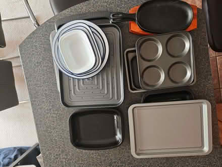 Photo of free selection of oven trays, dishes, pie dishes (Medbourne MK5) #1