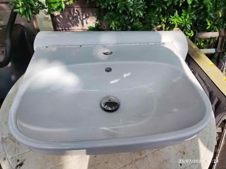 Photo of free Large bathroom sink and pedestal (Great Moor SK7) #1