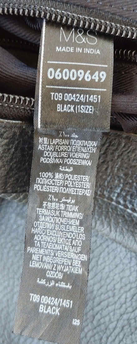 Photo of free M&S Black Leather Holdall Bag. (Old Town SG1) #2