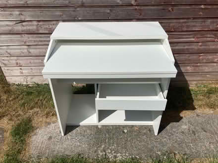 Photo of free White computer desk (Near Christchurch BA15) #2