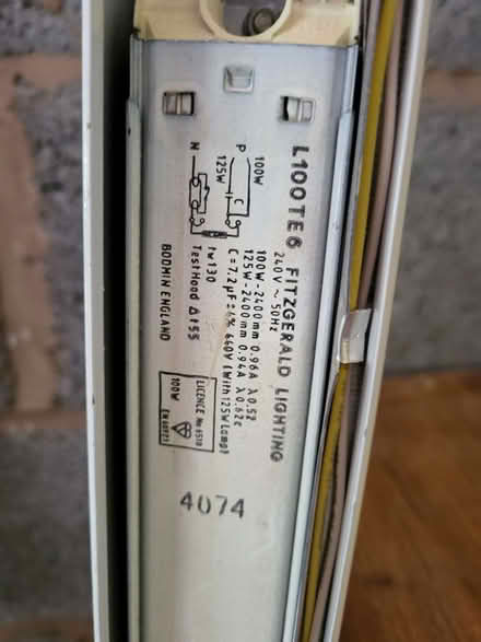 Photo of free Fluorescent Tubes (Horwich BL6) #2