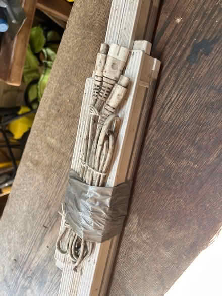 Photo of free Under-cupboard fluorescent lights (Upper Wolvercote OX2) #2